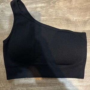 One-Shoulder black OQQ sports bra with padding